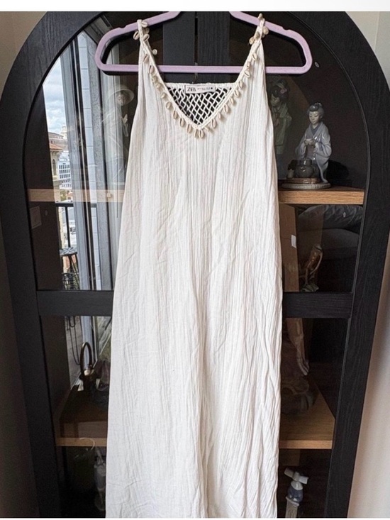 Zara Dresses & Skirts - Zara off white midi  Dress, perfect for summer